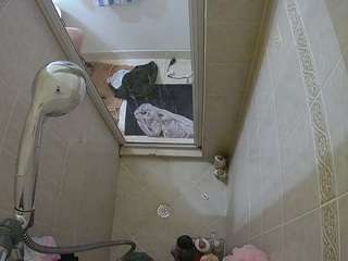voyeurcam-baileybase-shower camsoda