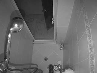 voyeurcam-baileybase-shower