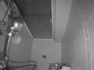 voyeurcam-baileybase-shower