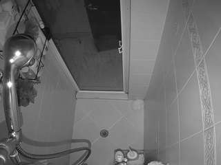 voyeurcam-baileybase-shower webcam model