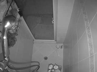 voyeurcam-baileybase-shower