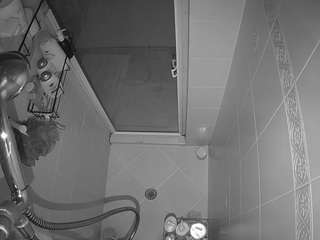 voyeurcam-baileybase-shower