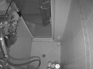voyeurcam-baileybase-shower