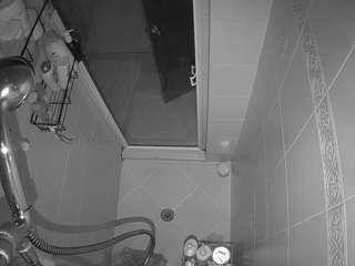 voyeurcam-baileybase-shower webcam model