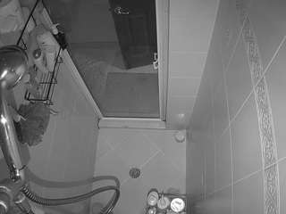 voyeurcam-baileybase-shower