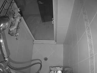 voyeurcam-baileybase-shower Live Webcam on CamSoda