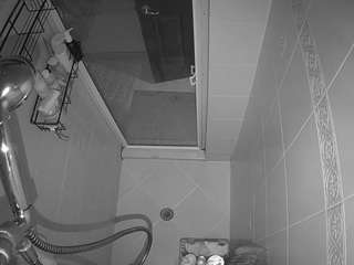 voyeurcam-baileybase-shower
