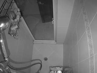 voyeurcam-baileybase-shower camsoda