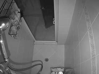 voyeurcam-baileybase-shower