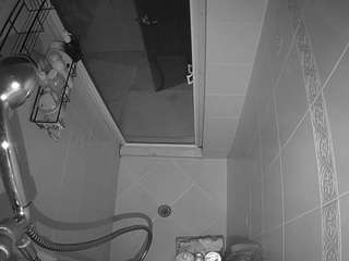 voyeurcam-baileybase-shower