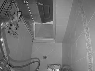 voyeurcam-baileybase-shower