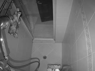 voyeurcam-baileybase-shower