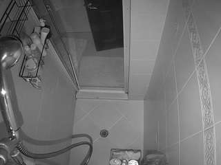 voyeurcam-baileybase-shower