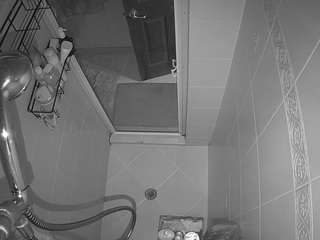 voyeurcam-baileybase-shower