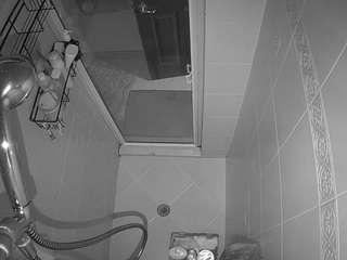 voyeurcam-baileybase-shower from camsoda