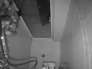voyeurcam-baileybase-shower webcam model