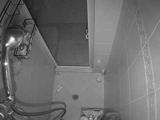 voyeurcam-baileybase-shower webcam model