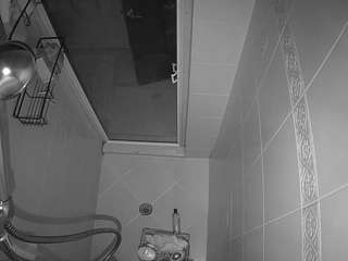 voyeurcam-baileybase-shower