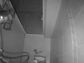 voyeurcam-baileybase-shower