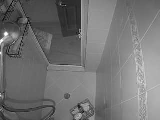 voyeurcam-baileybase-shower