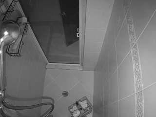 voyeurcam-baileybase-shower