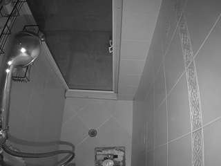 voyeurcam-baileybase-shower