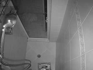 voyeurcam-baileybase-shower camsoda