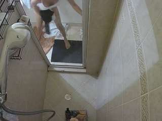 voyeurcam-baileybase-shower camsoda