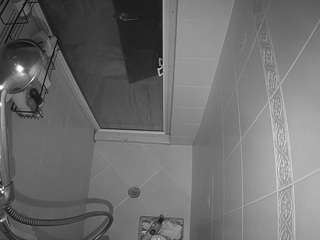 voyeurcam-baileybase-shower