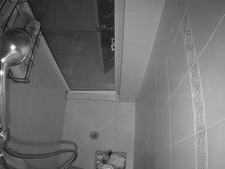 voyeurcam-baileybase-shower