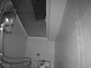 voyeurcam-baileybase-shower