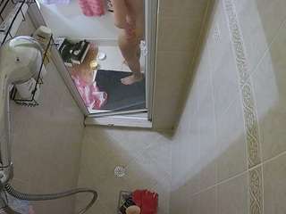 voyeurcam-baileybase-shower