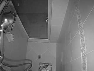 voyeurcam-baileybase-shower