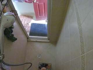 voyeurcam-baileybase-shower