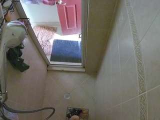 voyeurcam-baileybase-shower