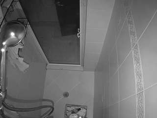 voyeurcam-baileybase-shower