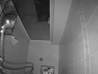 voyeurcam-baileybase-shower