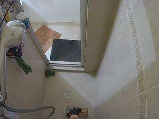 voyeurcam-baileybase-shower