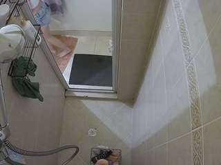 voyeurcam-baileybase-shower