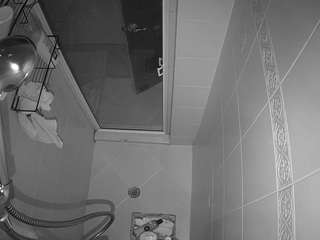 voyeurcam-baileybase-shower