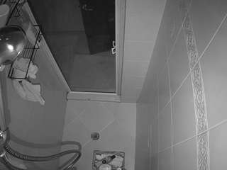 voyeurcam-baileybase-shower