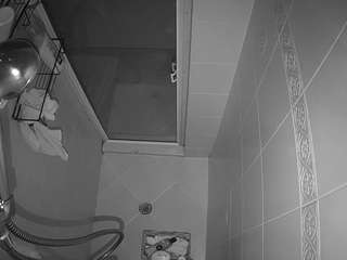 voyeurcam-baileybase-shower
