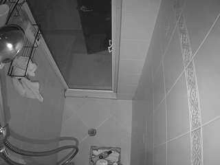 Live stream of voyeurcam-baileybase-shower