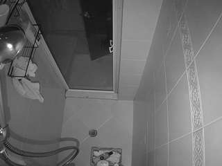 voyeurcam-baileybase-shower