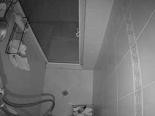 voyeurcam-baileybase-shower