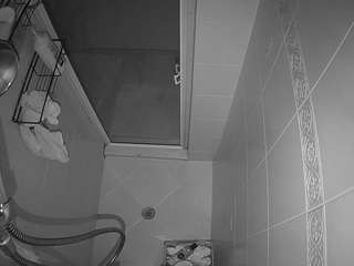 voyeurcam-baileybase-shower