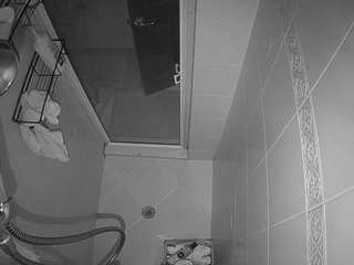 voyeurcam-baileybase-shower
