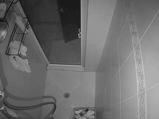voyeurcam-baileybase-shower