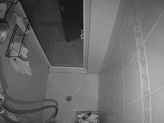 voyeurcam-baileybase-shower webcam