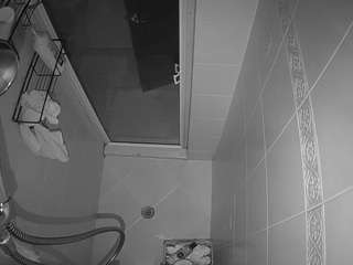voyeurcam-baileybase-shower